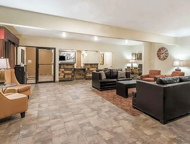 Super 8 by Wyndham Clovis hotel detail image 1