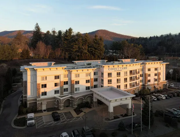 Courtyard Boone hotel detail image 2
