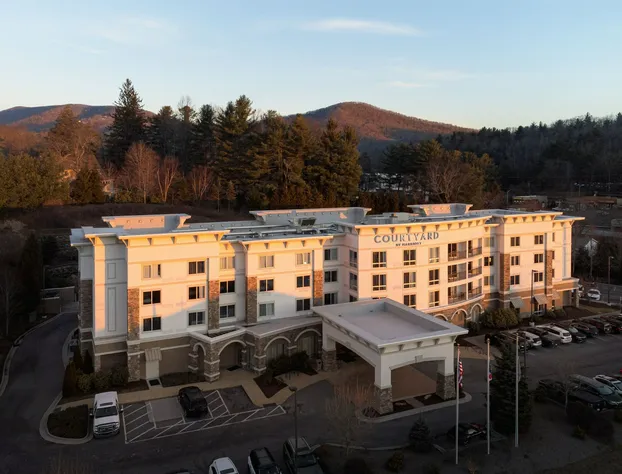 Courtyard Boone hotel detail image 3