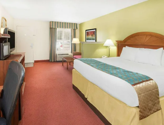 Baymont by Wyndham Orangeburg North hotel detail image 3