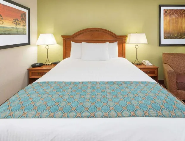 Baymont by Wyndham Orangeburg North hotel detail image 4