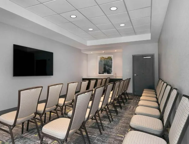 Hampton Inn & Suites Burlington, NC hotel detail image 2