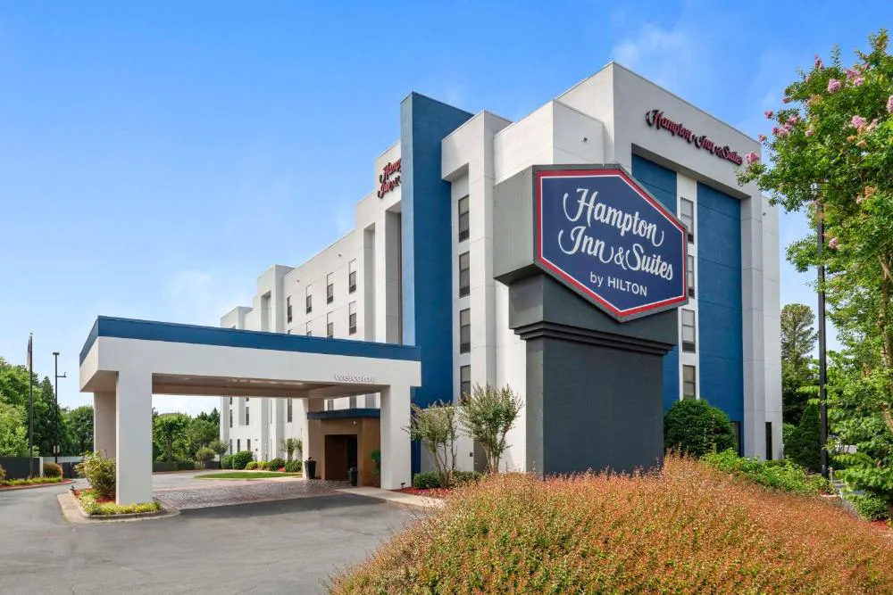 Hampton Inn & Suites Burlington, NC hotel hero