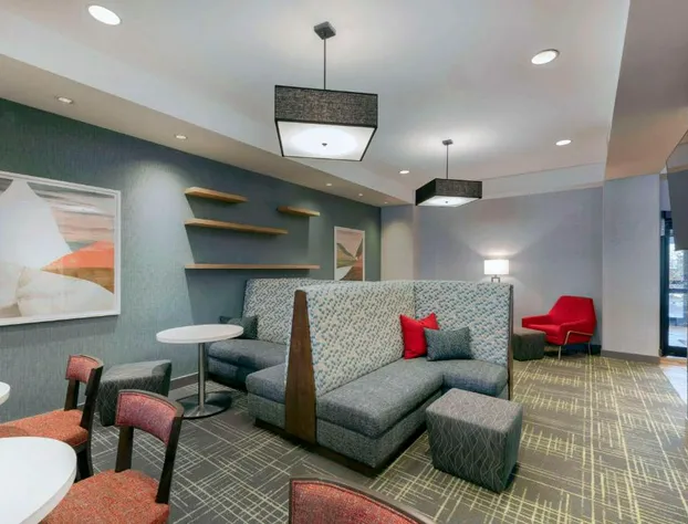 Hampton Inn & Suites Burlington, NC hotel detail image 3