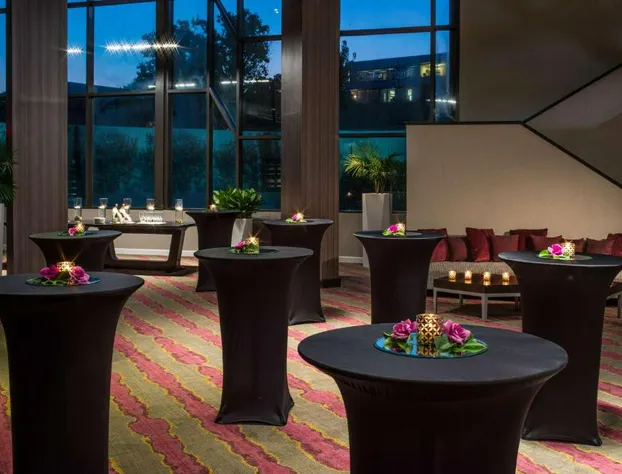 DoubleTree by Hilton Hotel Austin Northwest Arboretum hotel detail image 2