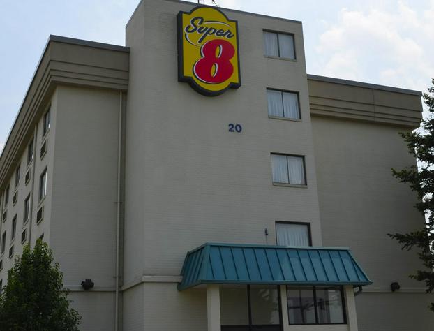 Super 8 by Wyndham Frederick hotel detail image 2