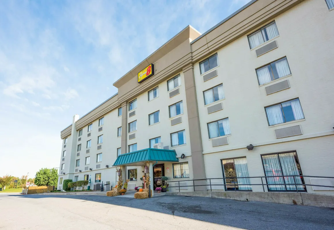 Super 8 by Wyndham Frederick hotel hero