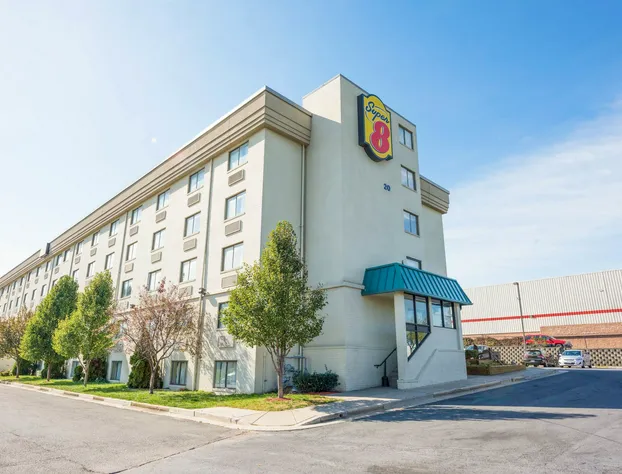 Super 8 by Wyndham Frederick hotel detail image 1