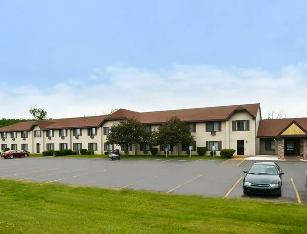 Travelodge by Wyndham Ishpeming/Marquette hotel detail image 1