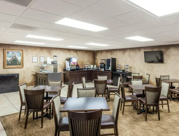 Angel Inn Near IMAX, a Travelodge by Wyndham hotel detail image 3