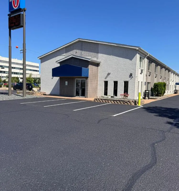 Motel 6 Eau Claire, WI hotel hero