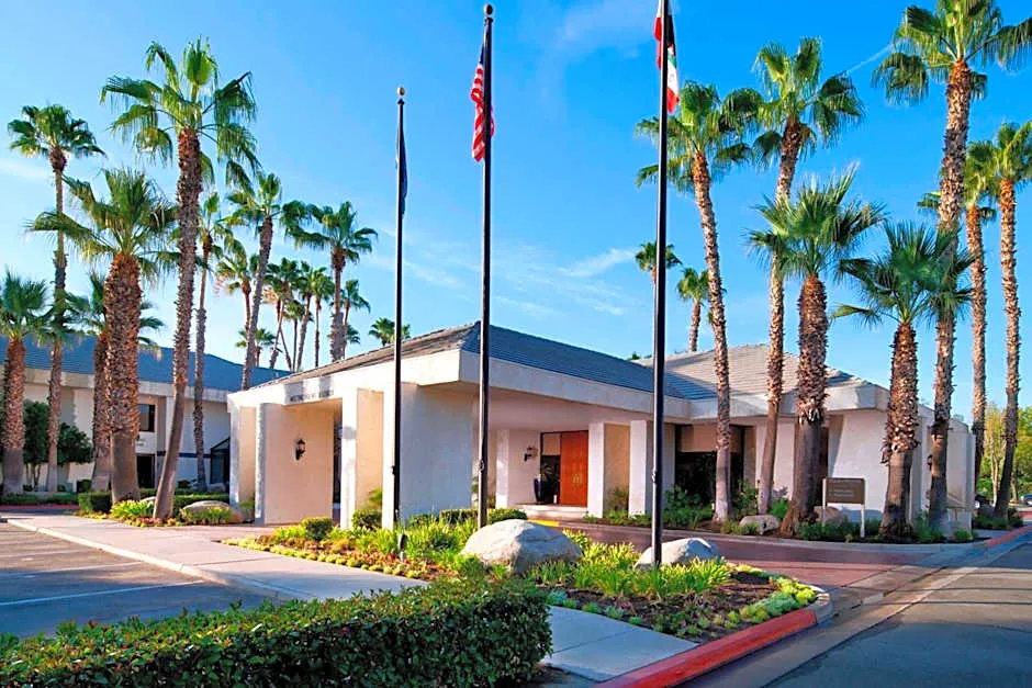 Four Points by Sheraton Bakersfield hotel hero