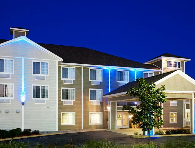 Holiday Inn Express & Suites New Buffalo by IHG hotel detail image 2