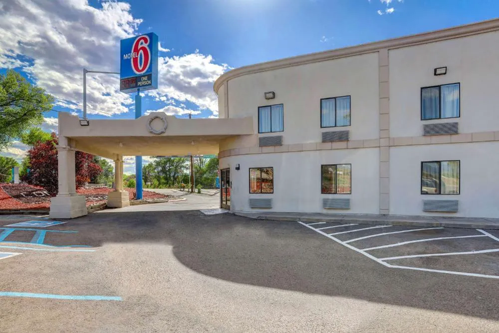Motel 6 Espanola, NM hotel hero