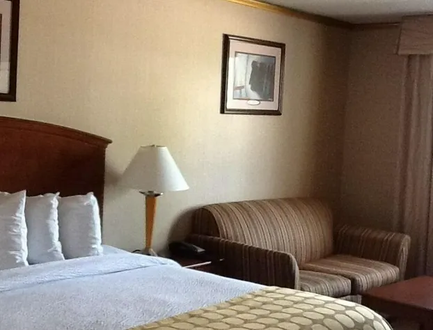 Ramada by Wyndham Williamsburg Wasserbahn Waterprk hotel detail image 4