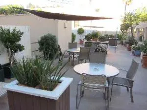 Hollywood Orchid Suites hotel detail image 1