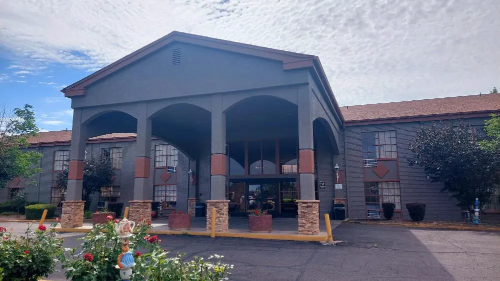 Ville 718 hotel hero