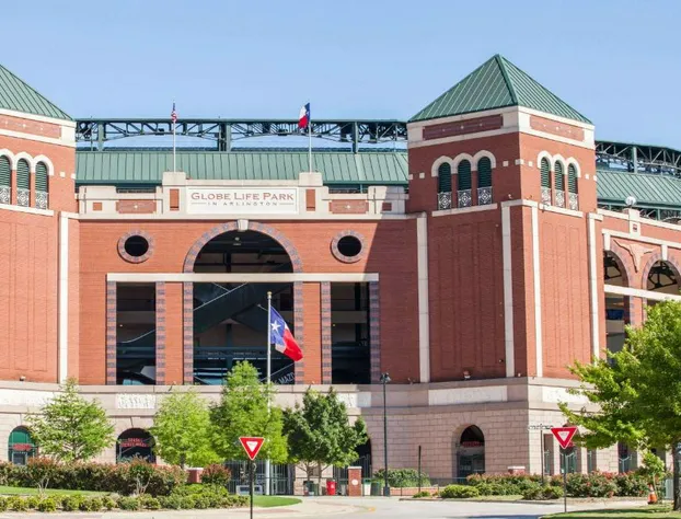 Baymont by Wyndham Arlington At Six Flags Dr hotel detail image 4