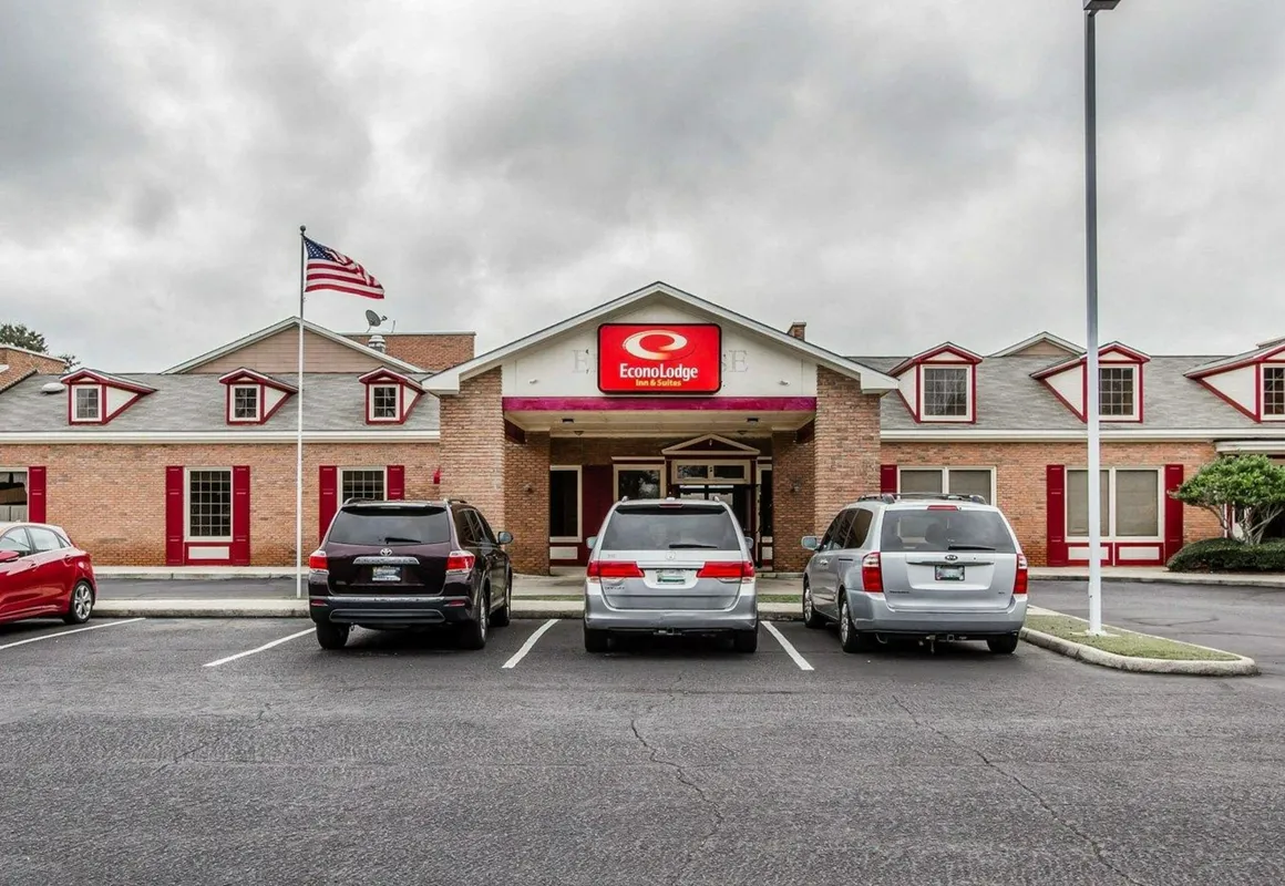 Econo Lodge Inn & Suites Enterprise hotel hero