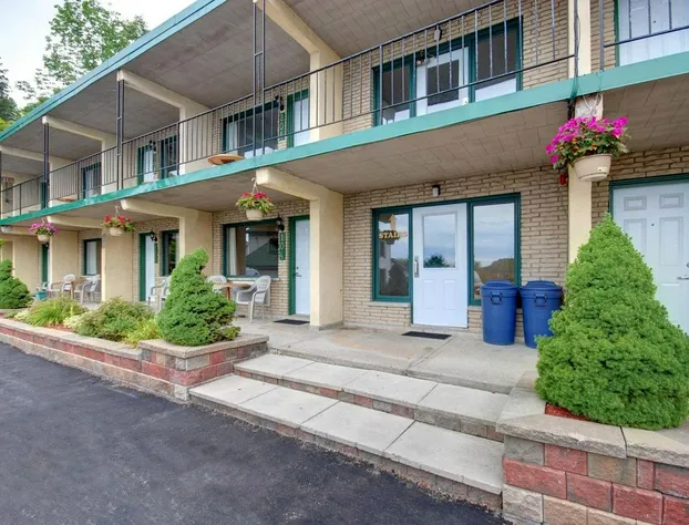 Knights Inn Huntsville, ON hotel detail image 1