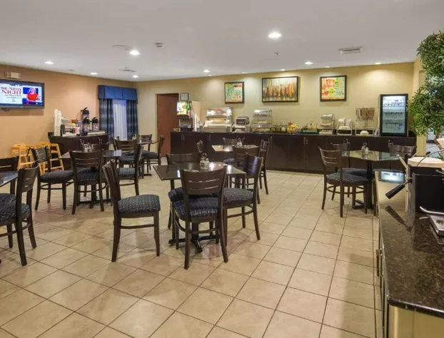 SureStay Plus Hotel by Best Western Roanoke Rapids I-95 hotel detail image 4