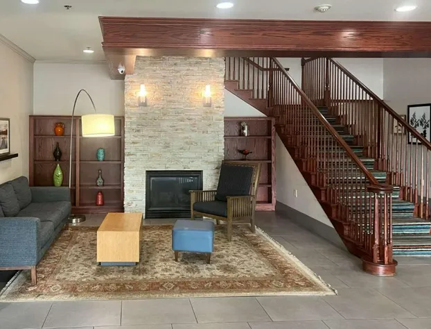 Comfort Inn & Suites St. Paul Northeast hotel detail image 2