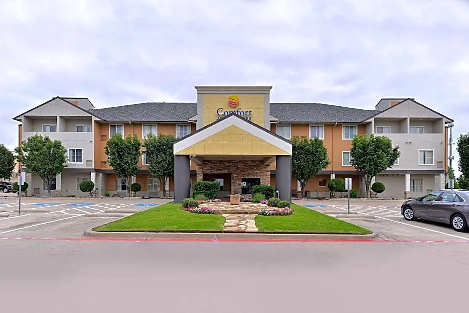 Comfort Inn & Suites Frisco - Plano hotel hero