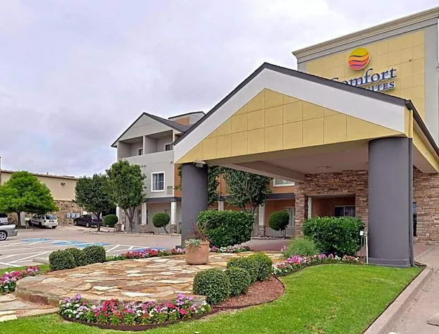 Comfort Inn & Suites Frisco - Plano hotel detail image 1