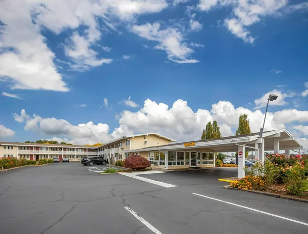 Rodeway Inn Albany hotel detail image 1