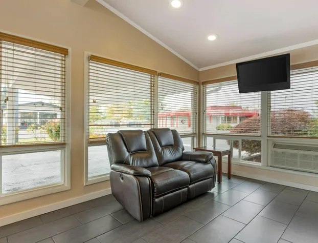 Rodeway Inn Albany hotel detail image 4