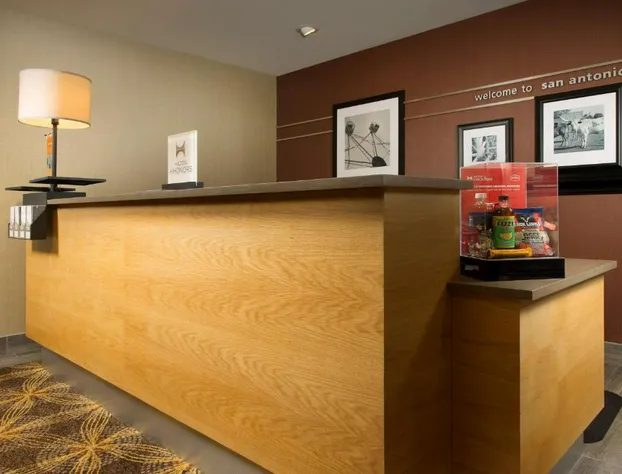 Hampton Inn & Suites San Antonio Northwest/Medical Center hotel detail image 2