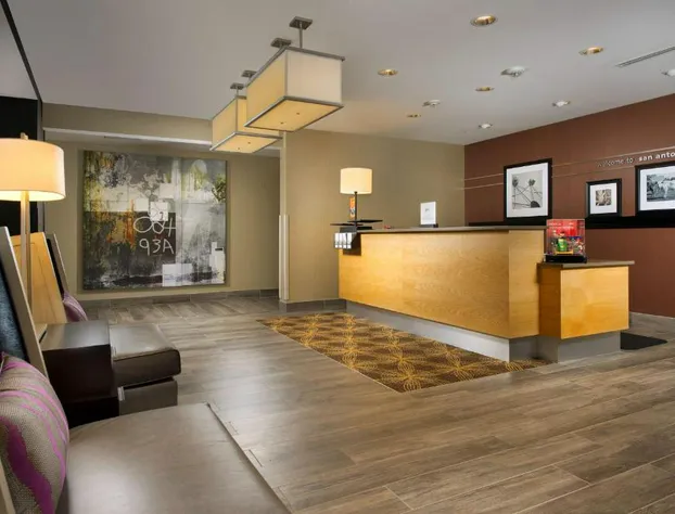 Hampton Inn & Suites San Antonio Northwest/Medical Center hotel detail image 3