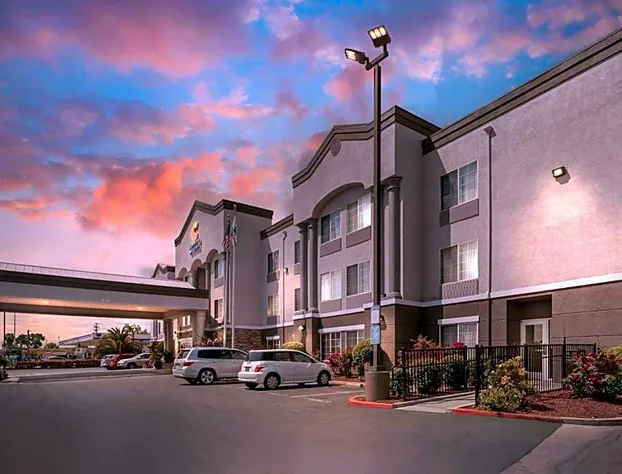 Comfort Inn & Suites Sacramento - University Area hotel detail image 2