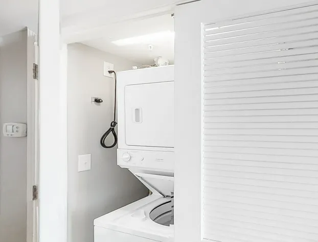 Bahama Sands Luxury Condominiums hotel detail image 4