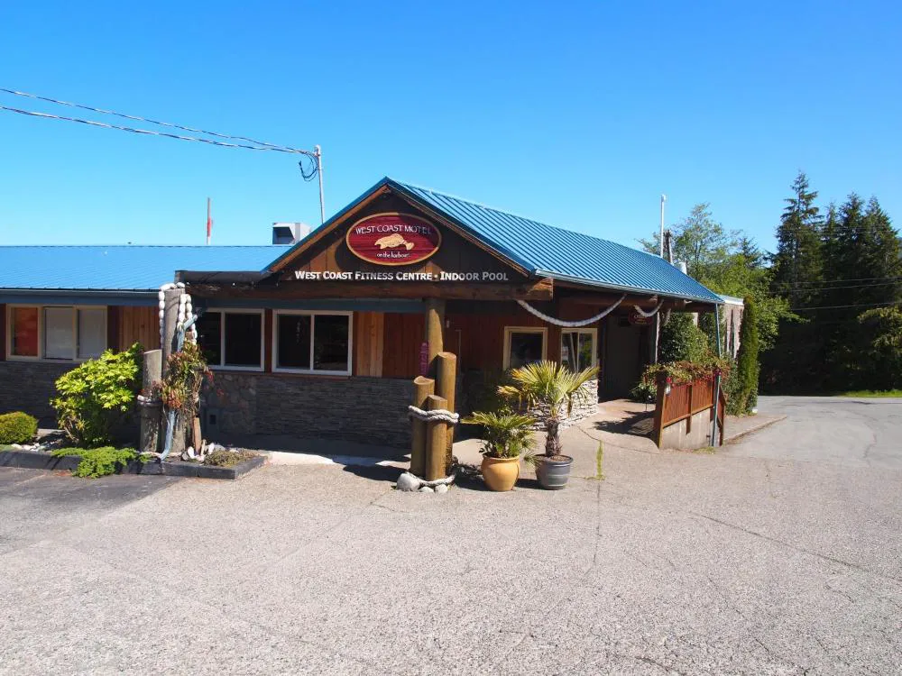 West Coast Motel hotel hero