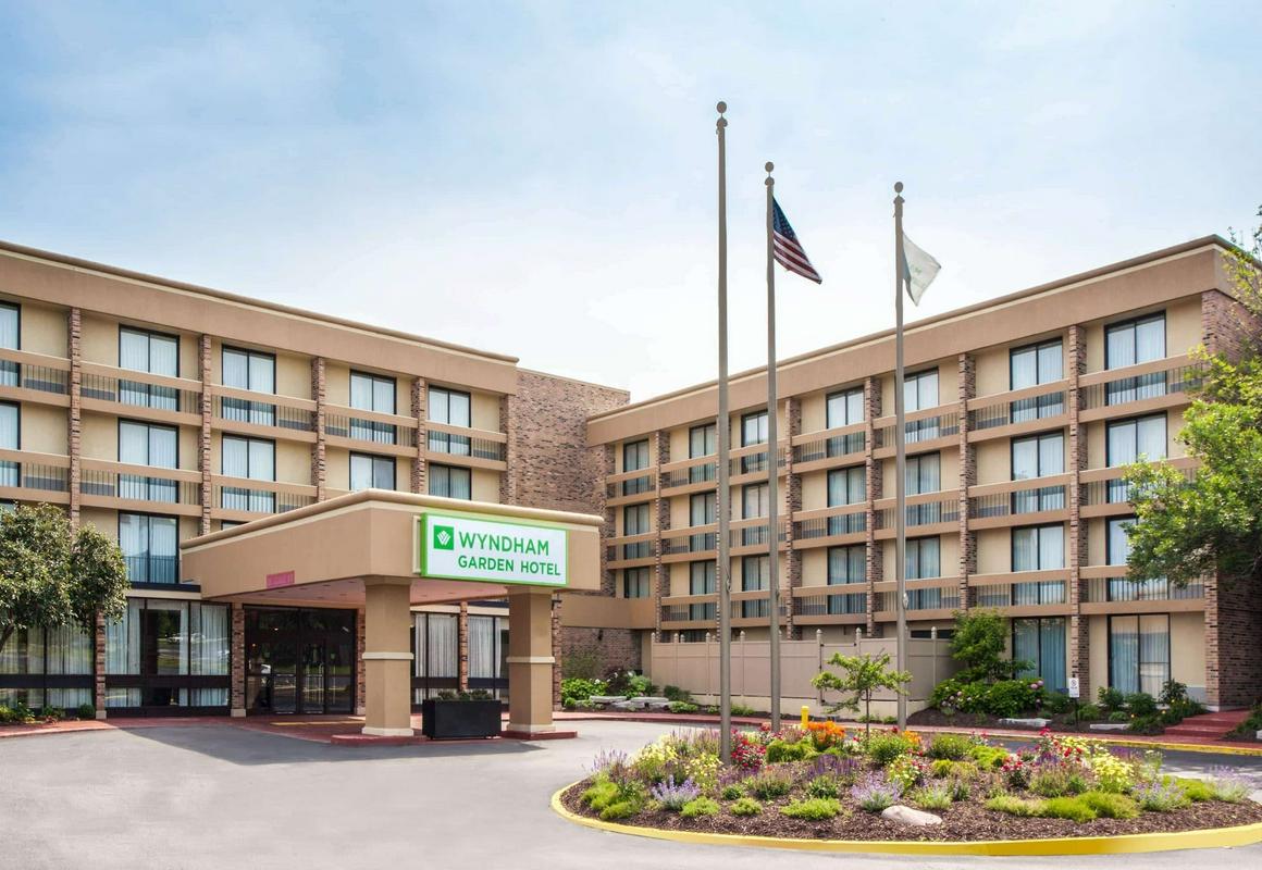 Wyndham Garden Schaumburg Chicago Northwest hotel hero