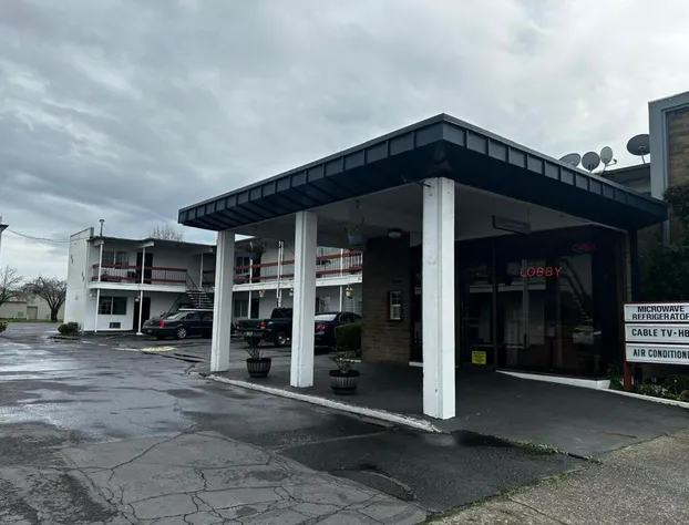 Travelers Inn by OYO Longview Kelso hotel detail image 3