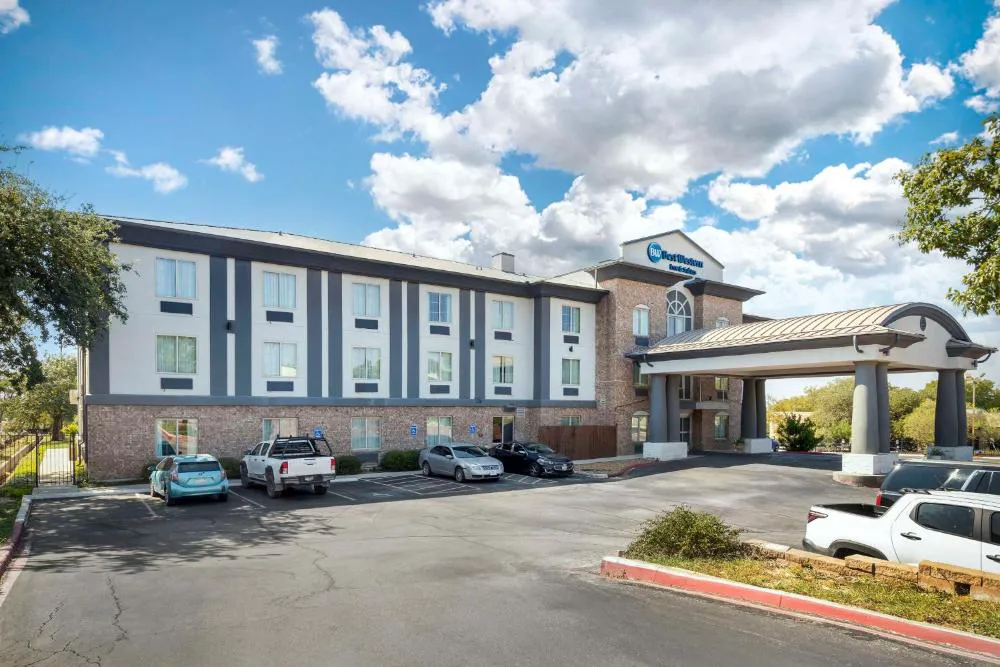 Best Western Medical Center North Inn & Suites Near Six Flags hotel hero