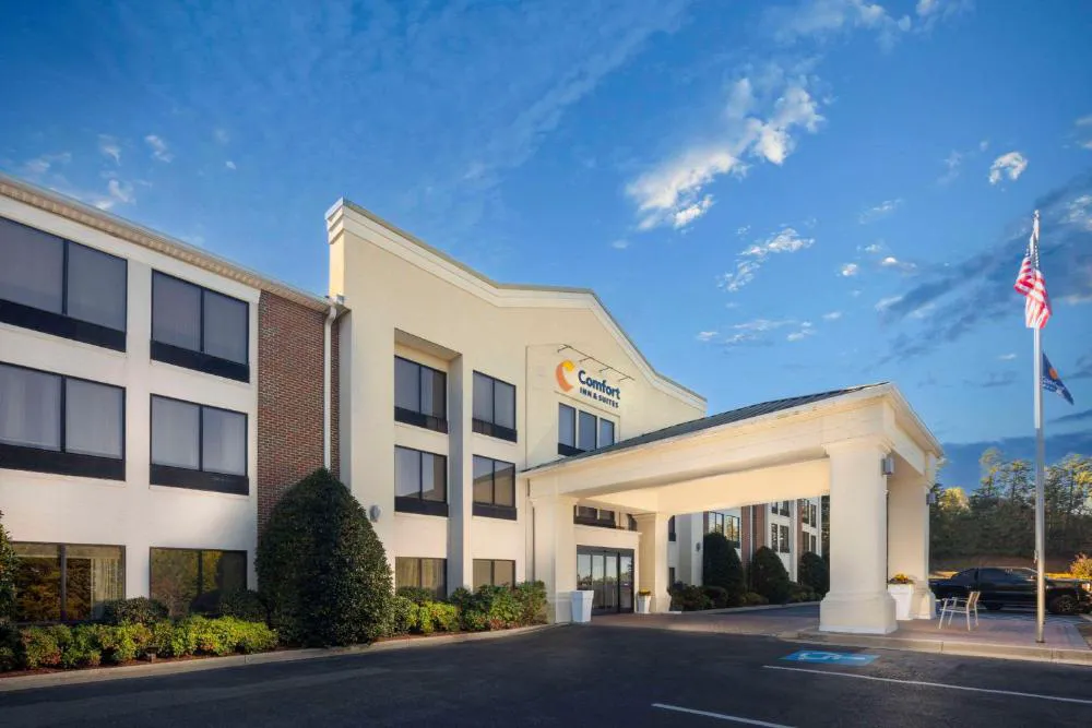 Comfort Inn & Suites Dahlonega University Area hotel hero