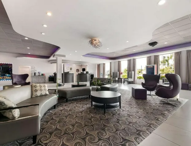 Clarion Inn & Suites Across From Universal Orlando Resort hotel detail image 3