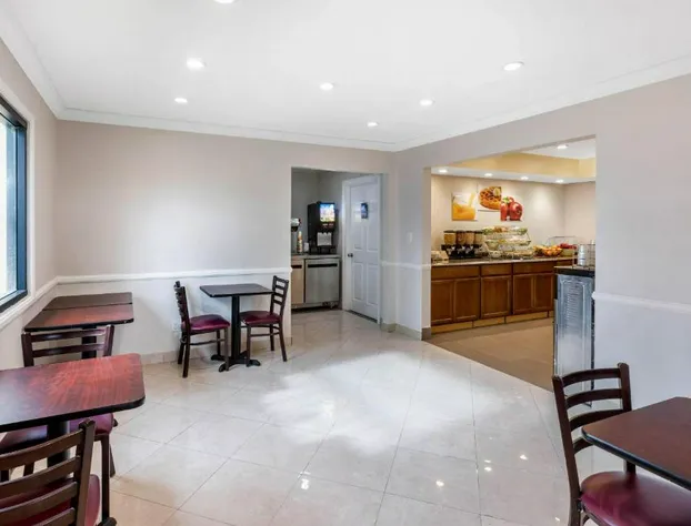 Quality Inn - Torrance Lomita hotel detail image 2