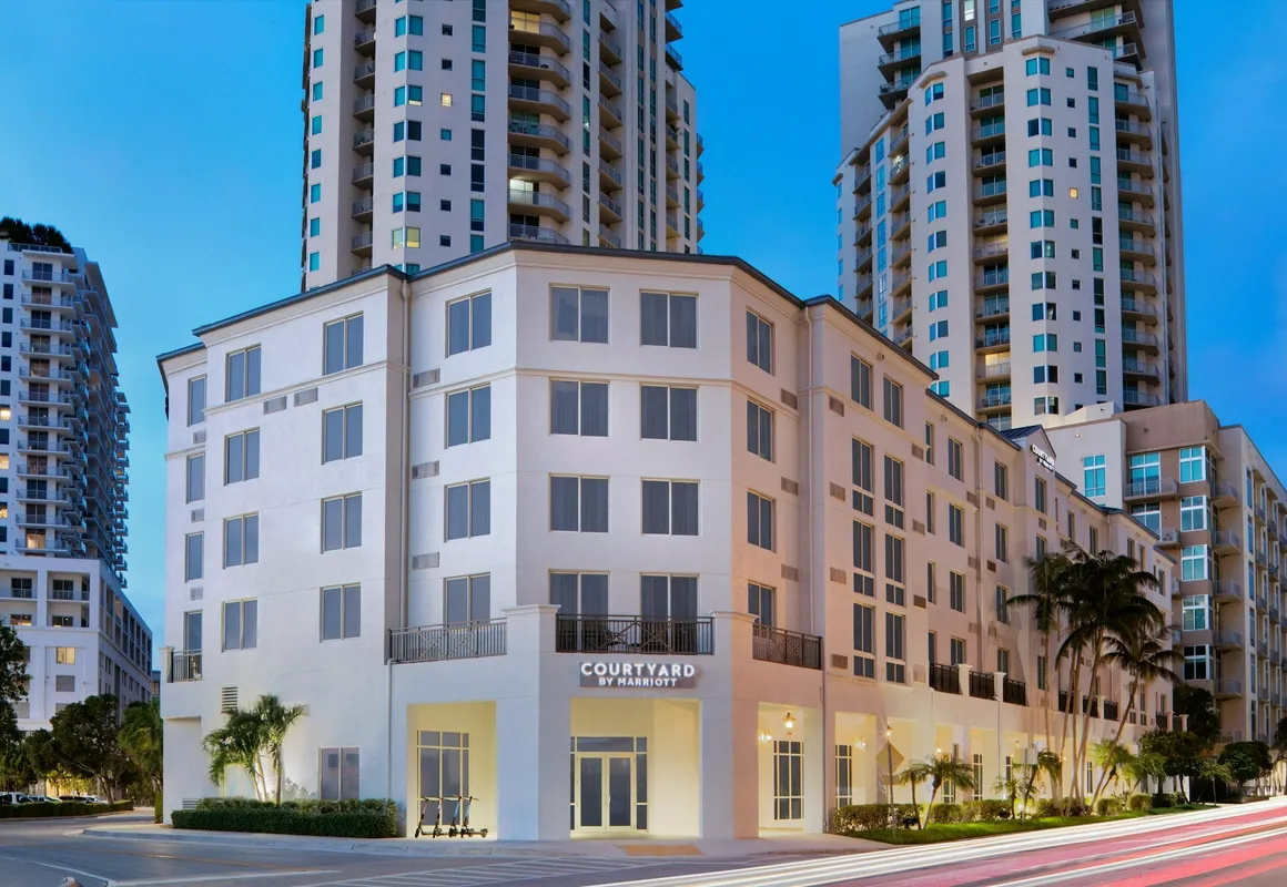 Courtyard by Marriott Miami Dadeland hotel hero