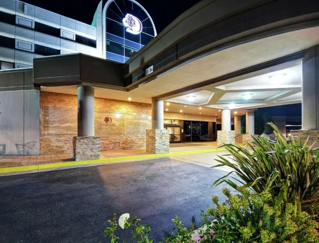 DoubleTree by Hilton Hotel Pleasanton at the Club hotel detail image 3