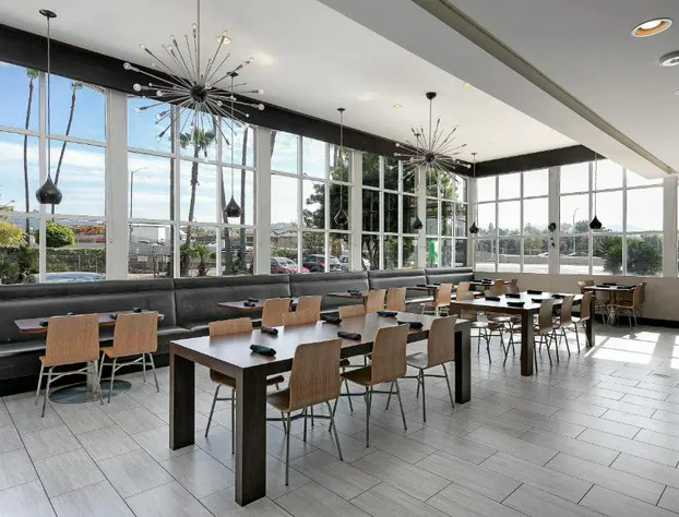 Holiday Inn West Covina Hotel hotel detail image 4