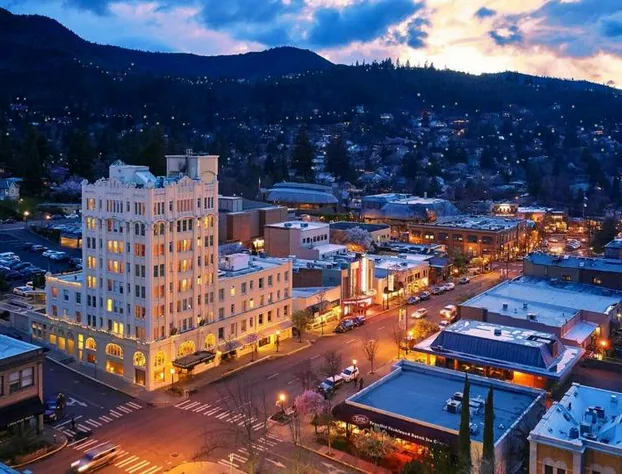 Ashland Springs Hotel hotel detail image 1