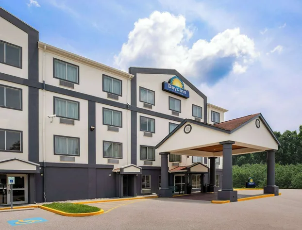 Days Inn by Wyndham Baton Rouge/I-10 hotel detail image 1