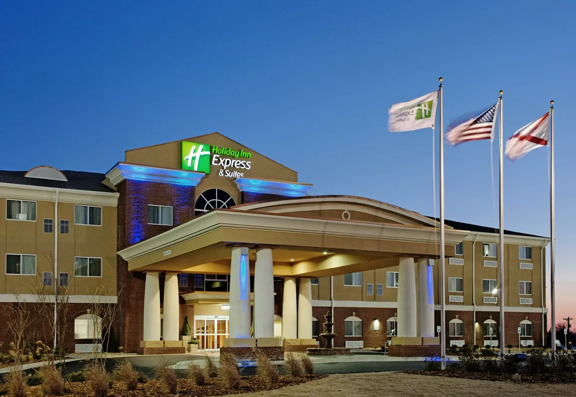 Holiday Inn Express Hotel & Suites FLORENCE NORTHEAST by IHG hotel hero
