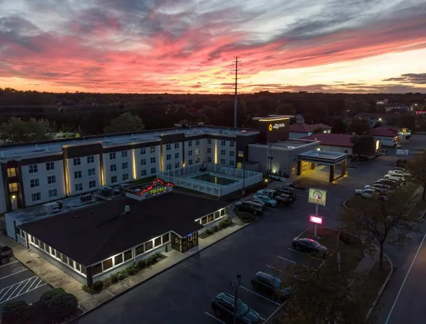 La Quinta Inn & Suites by Wyndham Lexington Park - Patuxent hotel detail image 1