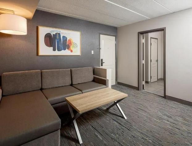 La Quinta Inn & Suites by Wyndham Lexington Park - Patuxent hotel detail image 4