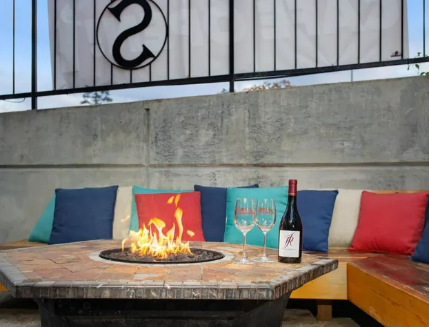 Stratford Inn hotel detail image 2